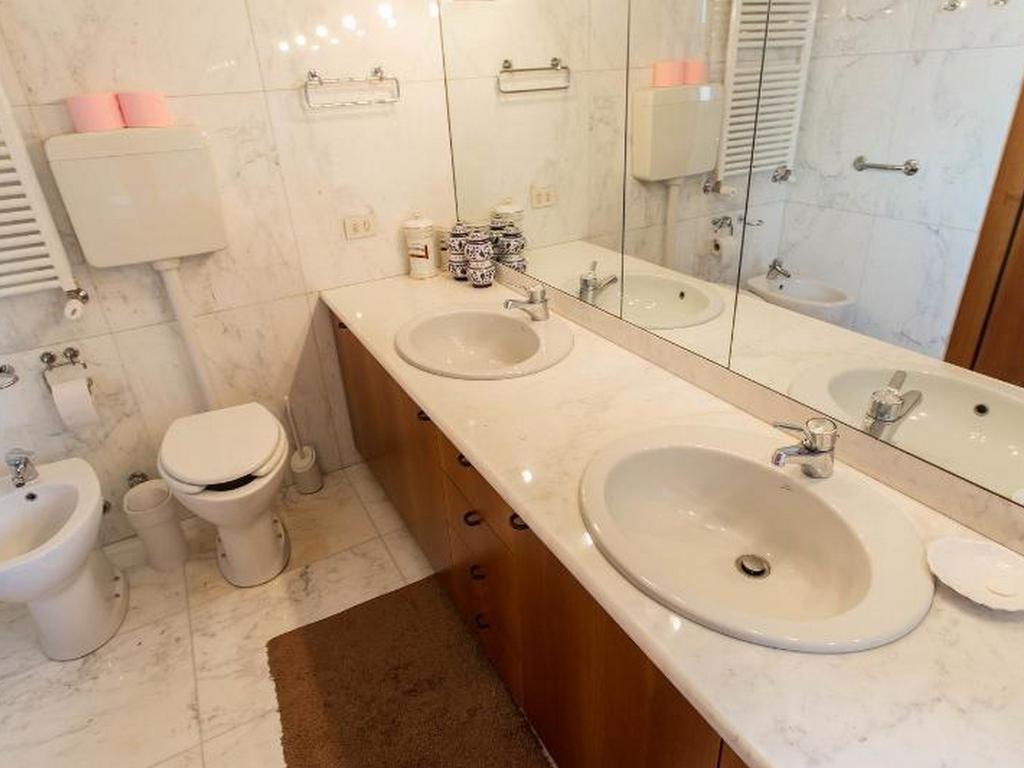 Roomy Apartment Duomo & San Babila Milaan Buitenkant foto