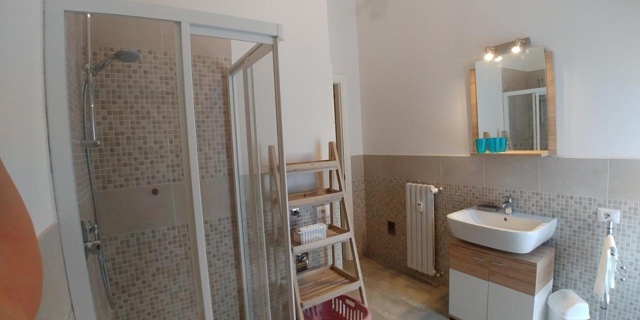 Roomy Apartment Duomo & San Babila Milaan Buitenkant foto
