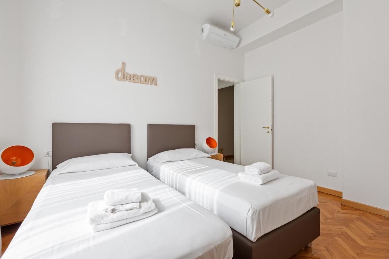 Roomy Apartment Duomo & San Babila Milaan Buitenkant foto