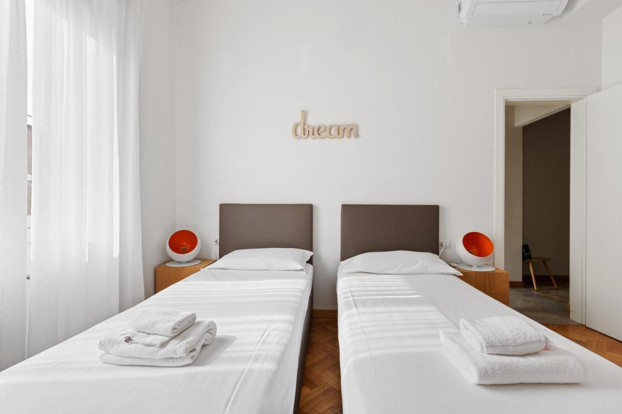 Roomy Apartment Duomo & San Babila Milaan Buitenkant foto