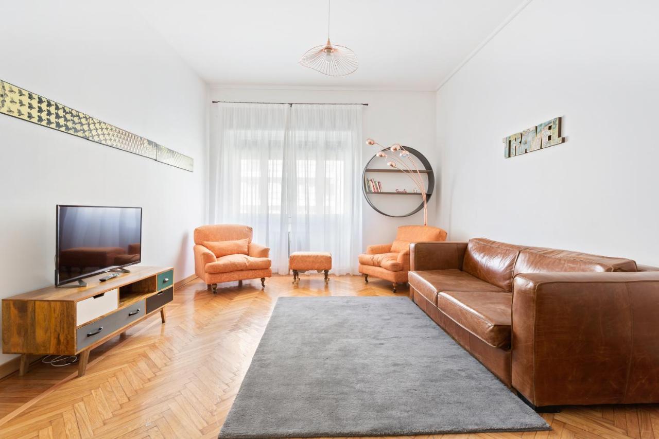 Roomy Apartment Duomo & San Babila Milaan Buitenkant foto